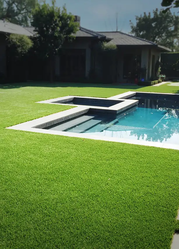 Residential artificial grass putting green
